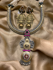 Sturdy woven chain long necklace